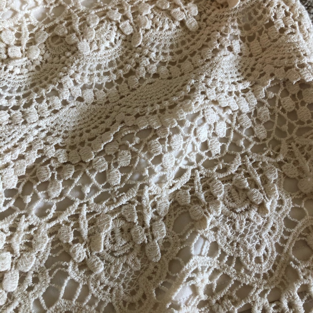 Boutique Lace Shorts - Picture 3 of 4